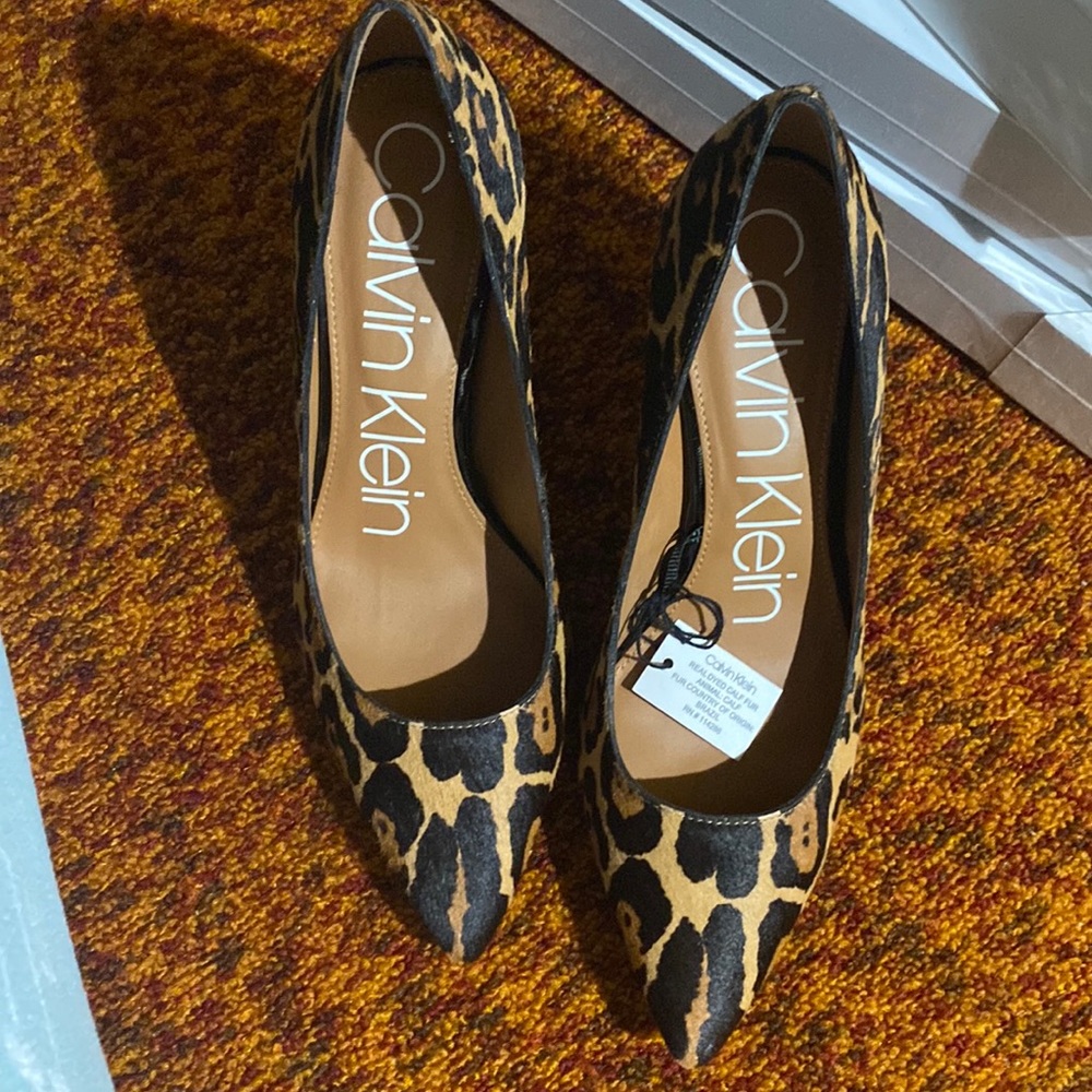 Calvin Klein leopard 🐆 heel pumps